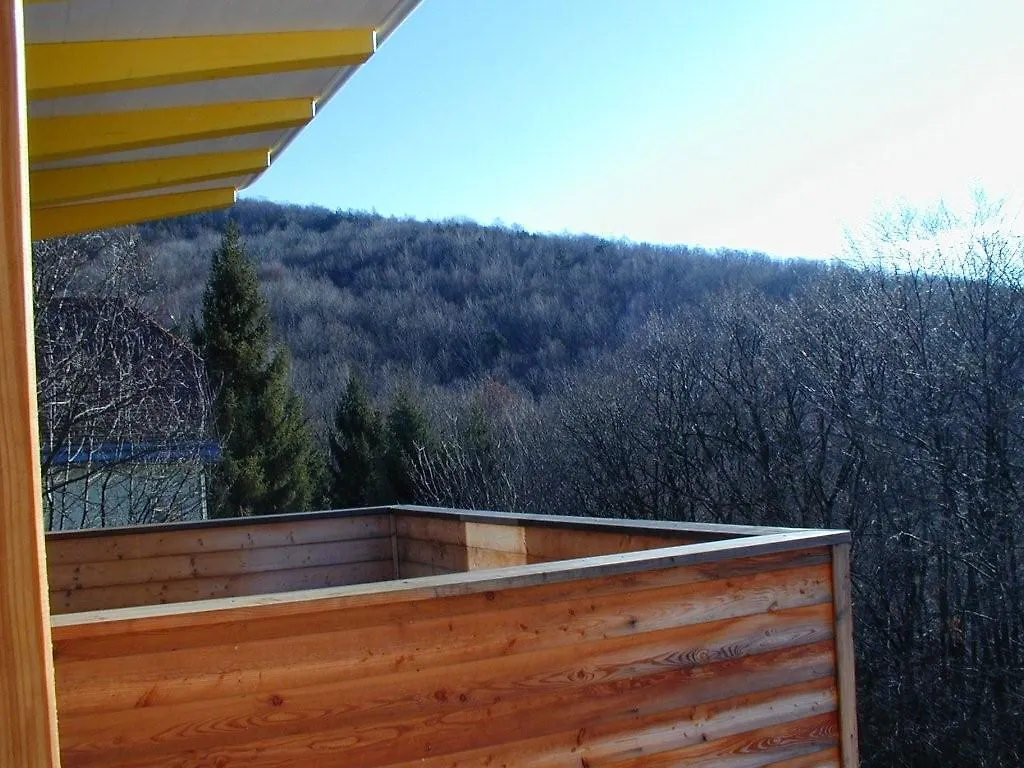 Hôtel Wooden House In Vienna On The Edge Of The Beautiful Forests Of Vienne Autriche